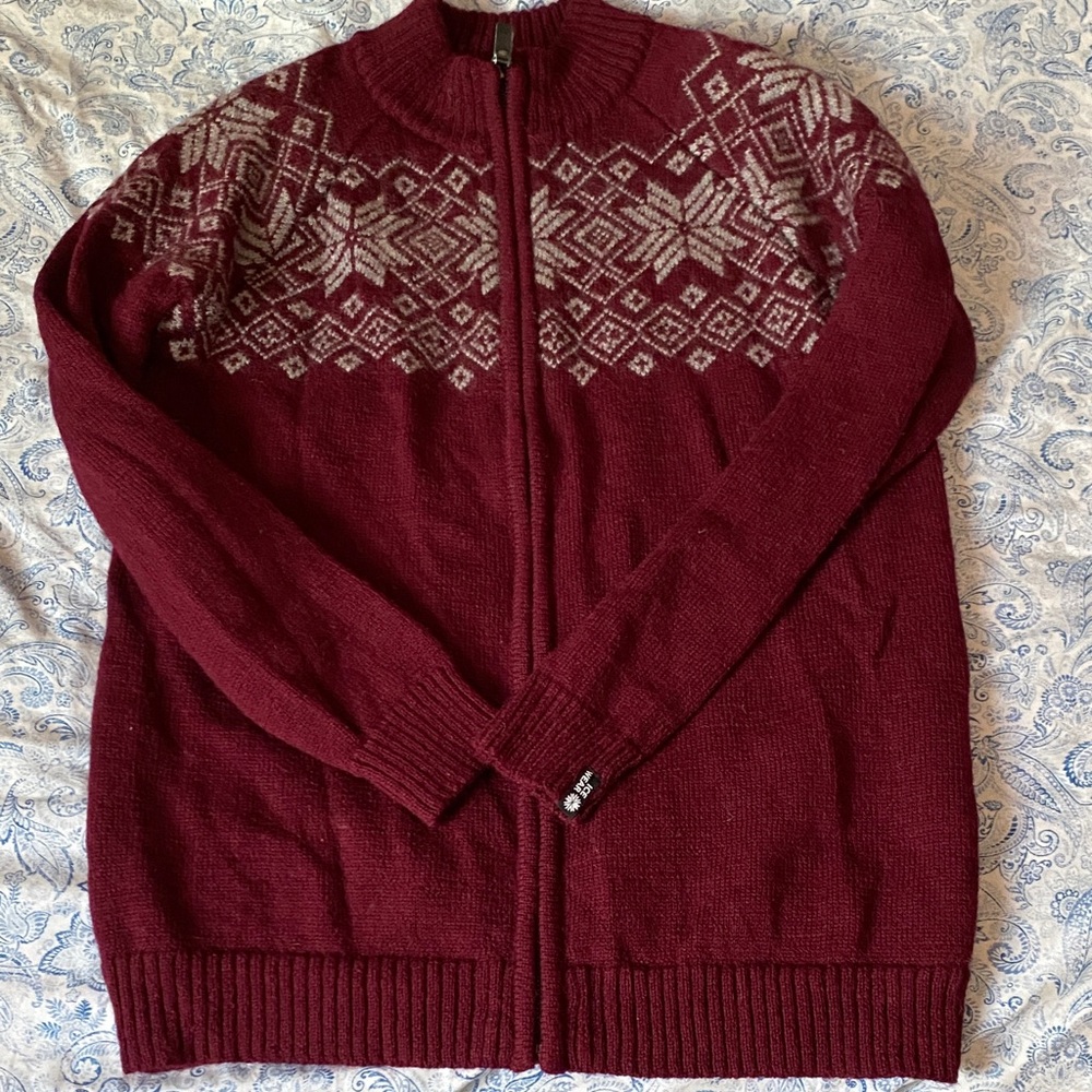 Ice Wear Island Men's Burgundy Patterned Sweater